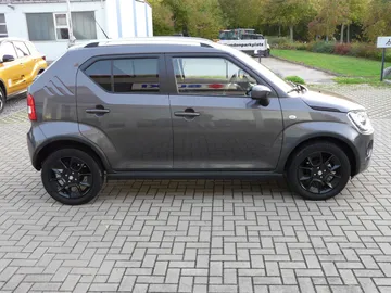 Car image 4
