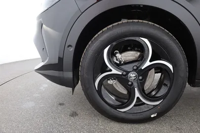 Car image 27