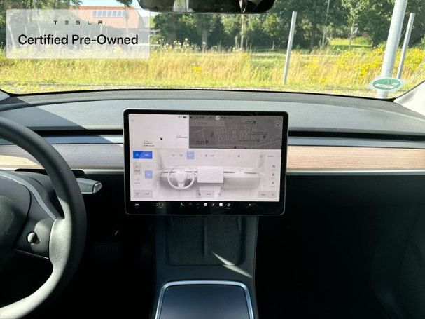 Tesla Model Y Long Range AWD 316 kW image number 15