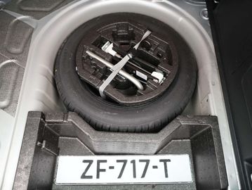 Car image 36