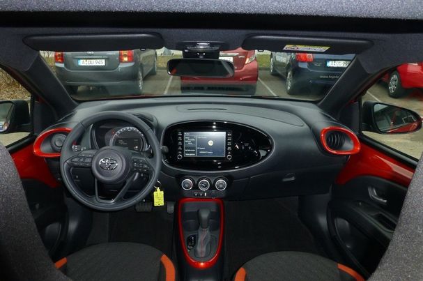 Toyota Aygo X CVT 53 kW image number 4