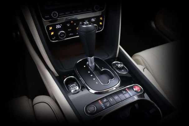 Bentley Flying Spur V8 373 kW image number 20