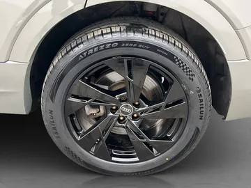 Car image 38