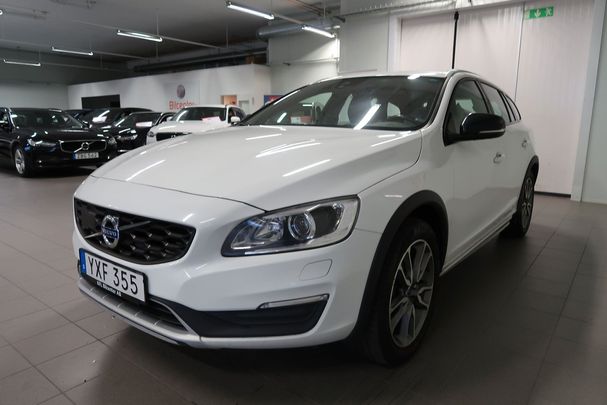 Volvo V60 Cross Country D3 110 kW image number 11