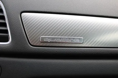 Car image 32