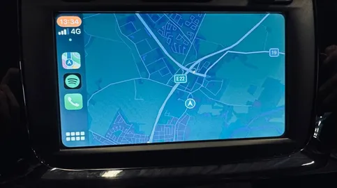 Car image 13