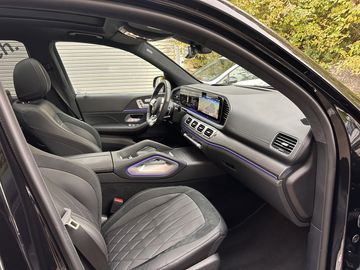 Car image 28