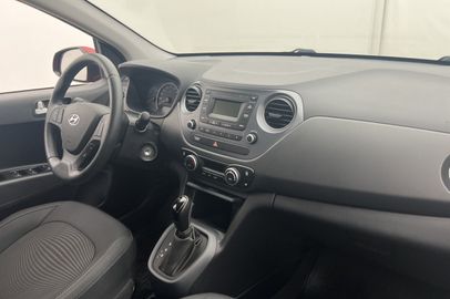 Car image 22