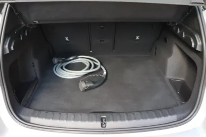 Car image 32