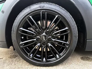 Car image 29