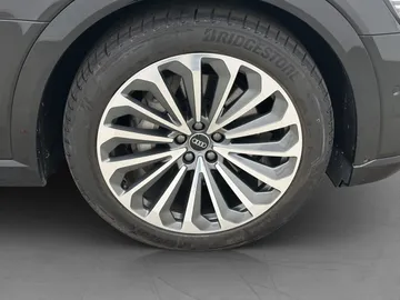 Car image 36