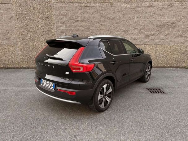 Volvo XC40 Recharge Plug-in Hybrid T4 155 kW image number 2