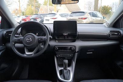 Car image 12