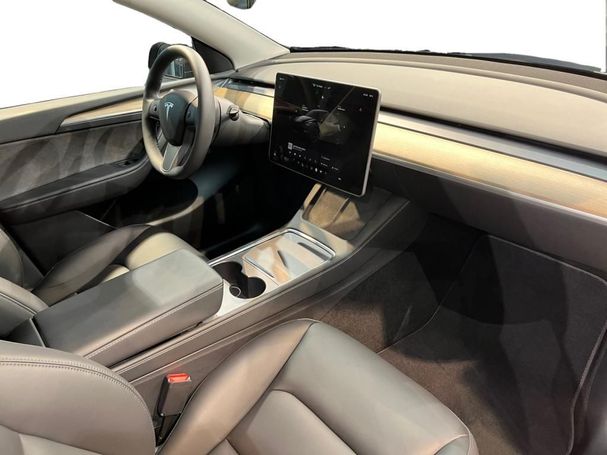 Tesla Model Y Long Range AWD 378 kW image number 3