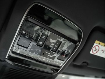 Car image 36