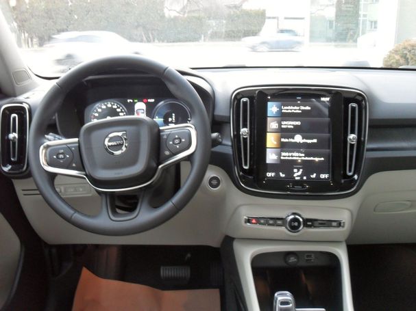 Volvo XC40 T5 Plus 192 kW image number 16