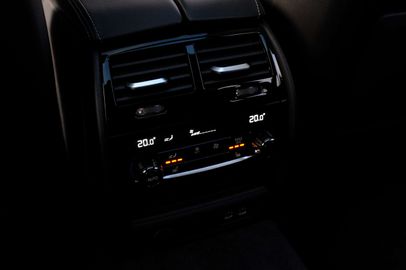 Car image 33