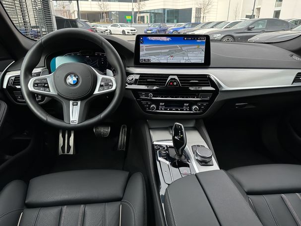 BMW 530d Touring M Sport xDrive 210 kW image number 25