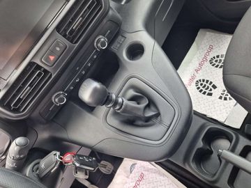 Car image 36