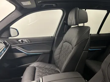 Car image 43