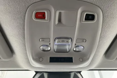 Car image 38