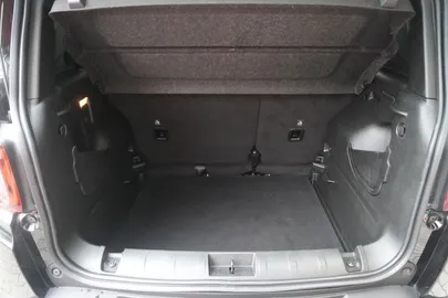 Car image 31