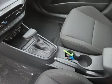 Car image 21