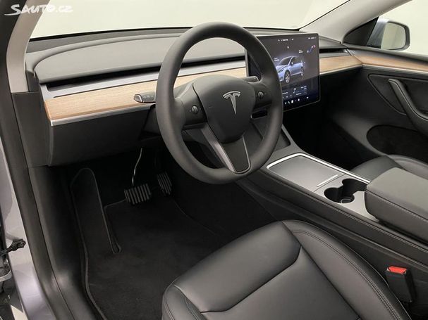 Tesla Model Y Long Range AWD Dual Motor 378 kW image number 7