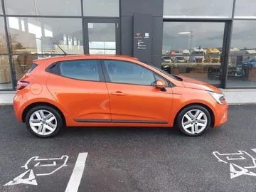 Car image 4