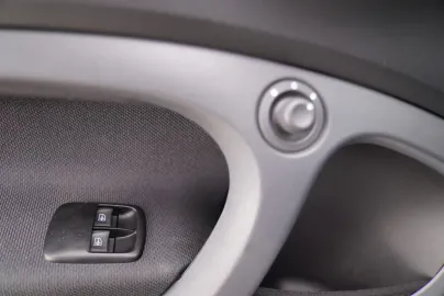 Car image 34