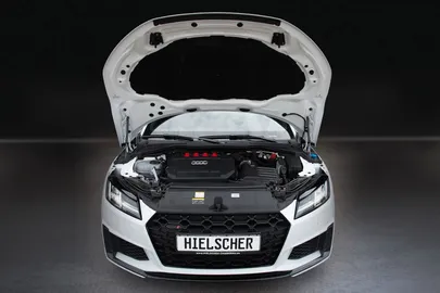 Car image 30