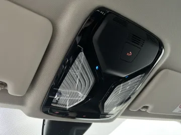 Car image 35
