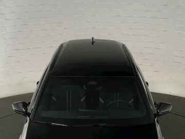 Car image 35