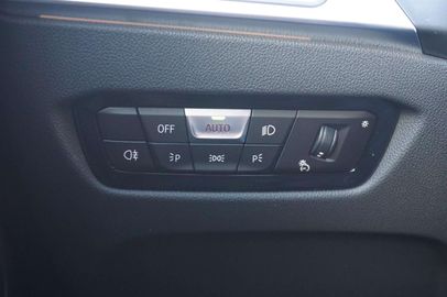 Car image 37