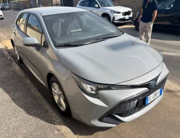 Car image 4