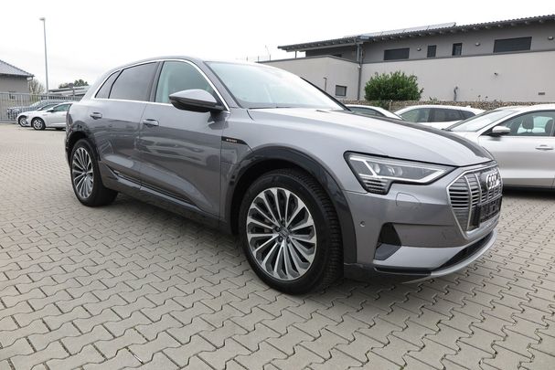 Audi e-tron 55 quattro Advanced 300 kW image number 2