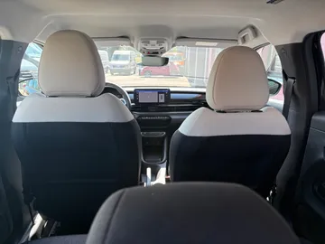 Car image 31