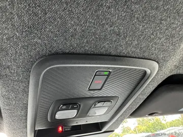 Car image 33