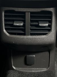 Car image 40