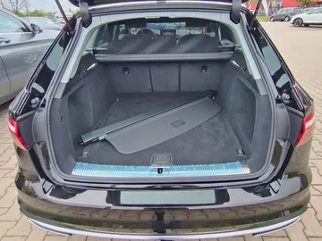 Car image 34