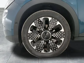 Car image 22