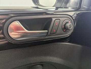 Car image 35