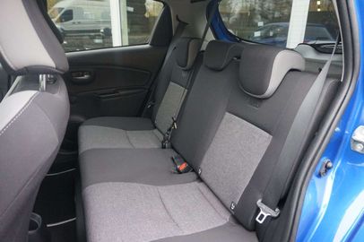 Car image 11