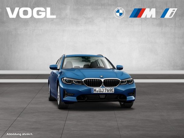 BMW 330e Touring 215 kW image number 11