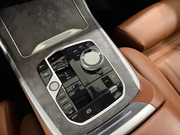 Car image 31