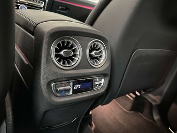 Car image 37