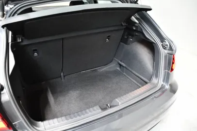 Car image 37