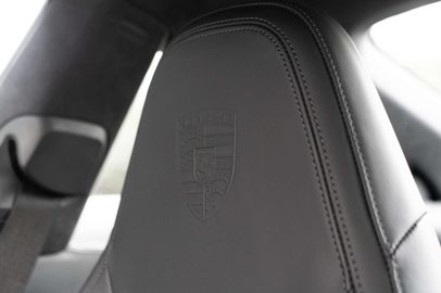 Car image 36