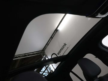 Car image 36