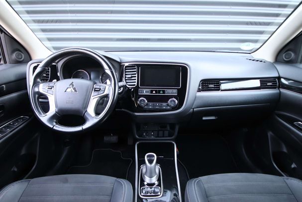 Mitsubishi Outlander 176 kW image number 3